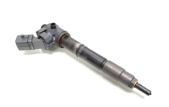 Volvo V40 Fuel injector 31452115 04B00019 0690