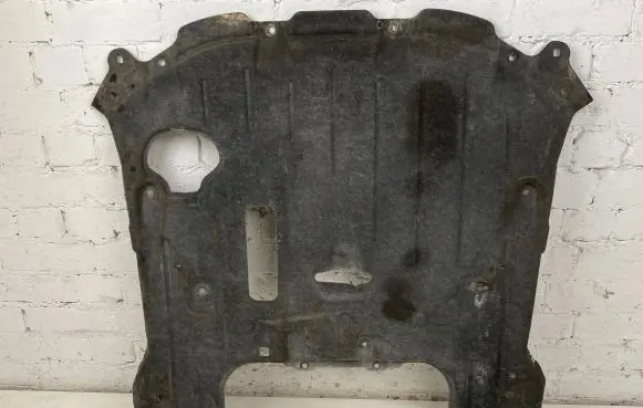 Chrysler Pacifica Engine splash shield/under tray
