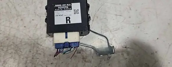 Toyota Urban Cruiser (XP110) Light relay 8281052060 0617005040