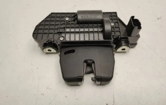 Peugeot 2008 I Tailgate exterior lock 9694649680