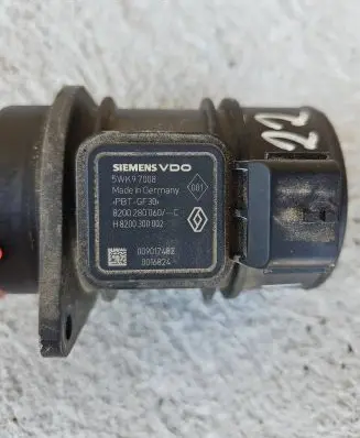 Nissan Qashqai Mass air flow meter H8200300002