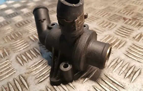 Mercedes-Benz A W168 Thermostat 6682030275