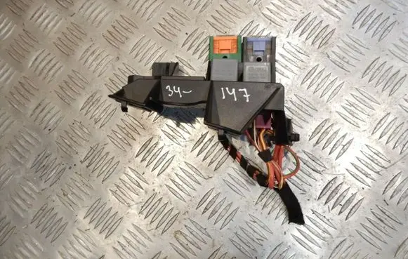 Audi A4 S4 B7 8E 8H Fuse module 8E2937503 34147