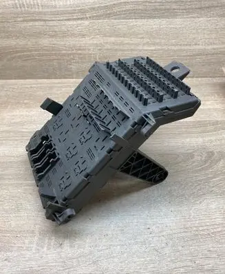 Renault Laguna I Fuse module 7703297505