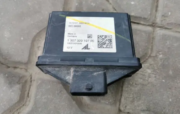 Volvo V50 Xenon control unit/module 00100002 10EEG070206 130732919700