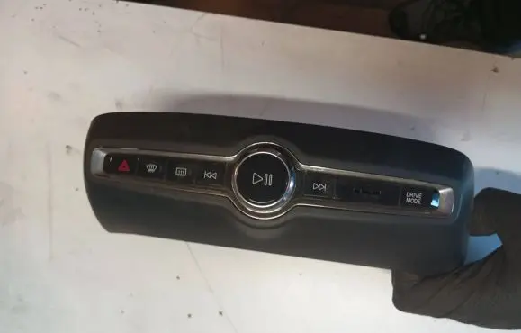 Volvo XC40 Head unit multimedia control 31456672 20W257 T20250081901