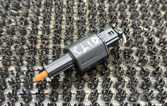 Renault Megane III Clutch pedal sensor 25325271OR