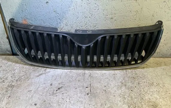 Skoda Superb B6 (3T) Front grill 3T0853668A