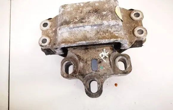 Engine mount bracket