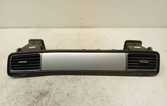 Volkswagen Touareg II Panel trim 7P1857190A