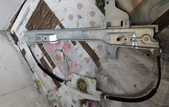 Citroen C4 I Front window lifting mechanism without motor 9657133580