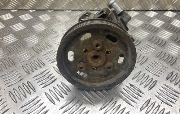 Volkswagen PASSAT B5 Power steering pump