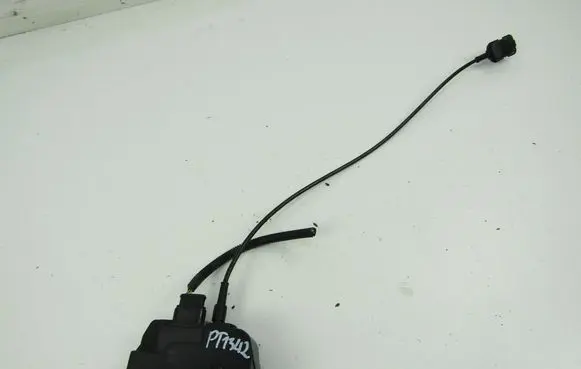 Nissan Primera Rear door lock 
