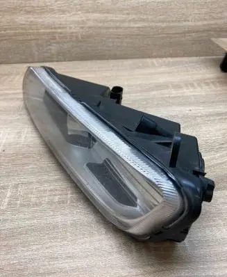 Volkswagen PASSAT B7 Front fog light 176623 176162402