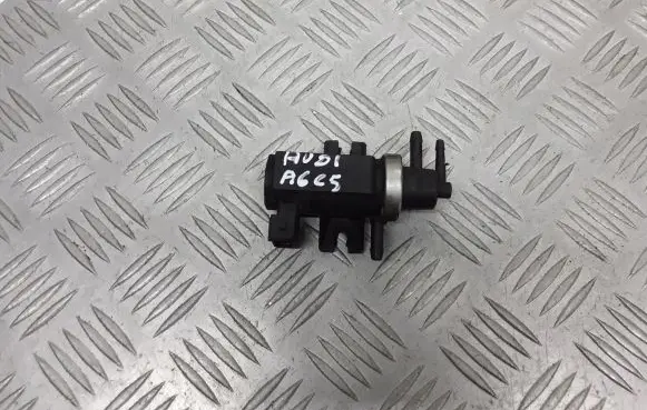Audi A6 S6 C5 4B Valve vacuum 1H0906627