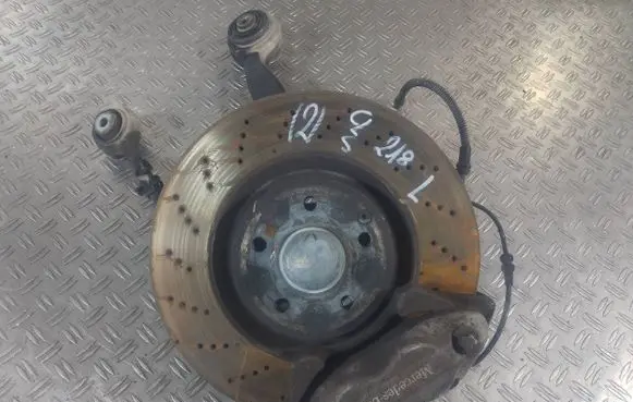 Mercedes-Benz CLS C218 X218 Front wheel hub spindle knuckle