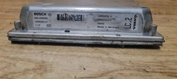 Volvo V70 Engine control unit/module 0261208289