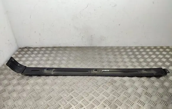 Mercedes-Benz Vito Viano W447 Sliding door rail trim 