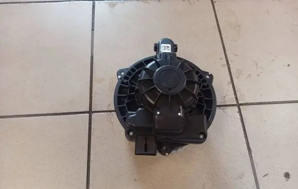 Hyundai Ioniq Heater fan/blower Z0173181214