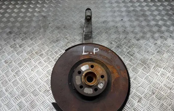 Volvo XC60 Front wheel hub spindle knuckle