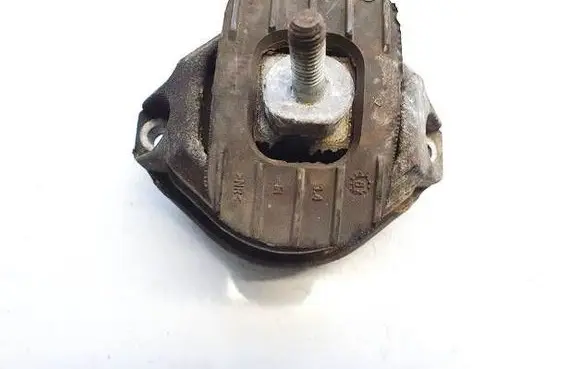 BMW 5 E60 E61 Engine mount bracket 676987402