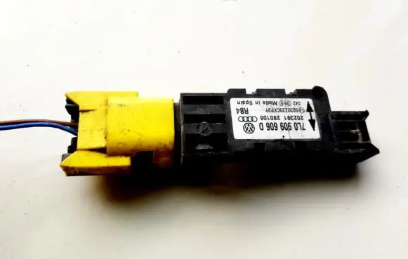 Volkswagen Phaeton Airbag deployment crash/impact sensor 7L0909606D 0232Z23CXP3Y