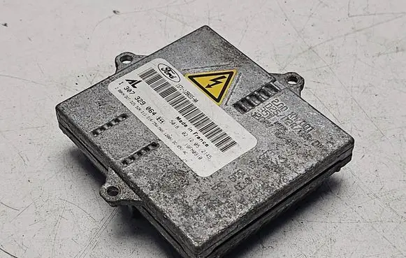 Ford Mondeo Mk III Xenon control unit/module 1S7112B655AA 1307329064 19FM0910
