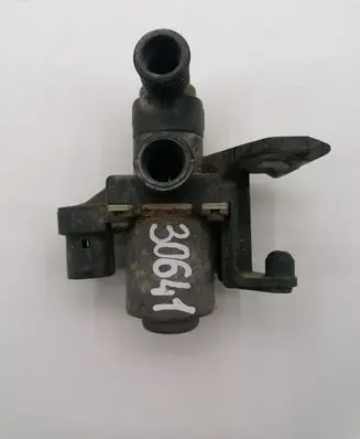 BMW 3 E36 Coolant heater control valve 1147412052 1387846