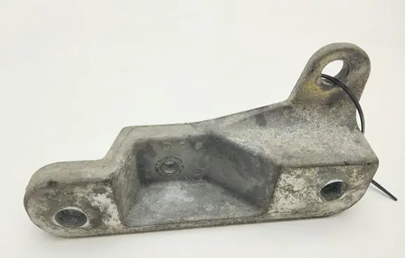 Ford Edge I Engine mounting bracket