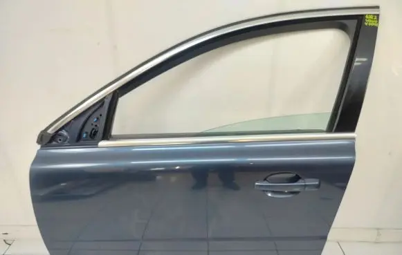 Volvo V70 Front door