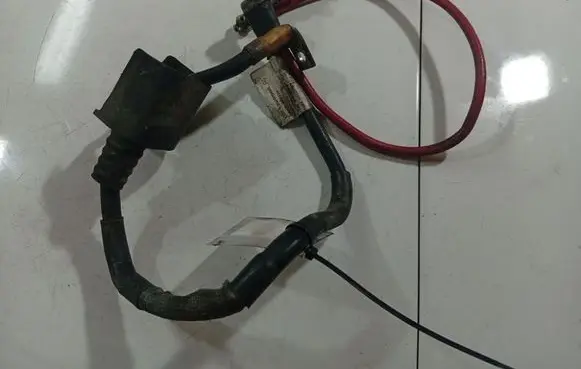 Skoda Octavia Mk2 (1Z) Positive cable (battery) 1K0971228M