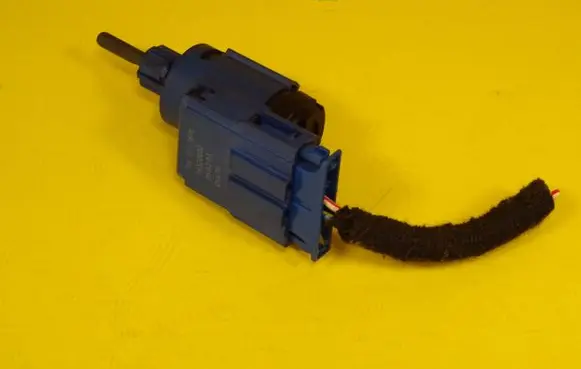 Audi A4 S4 B5 8D Brake pedal sensor switch 1J0927189E