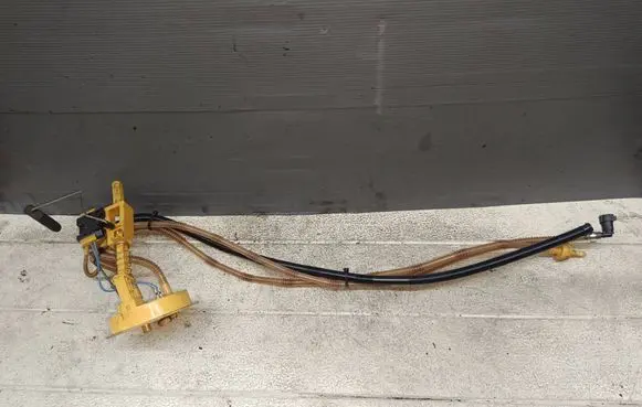 BMW 3 E90 E91 Fuel level sensor 7190944