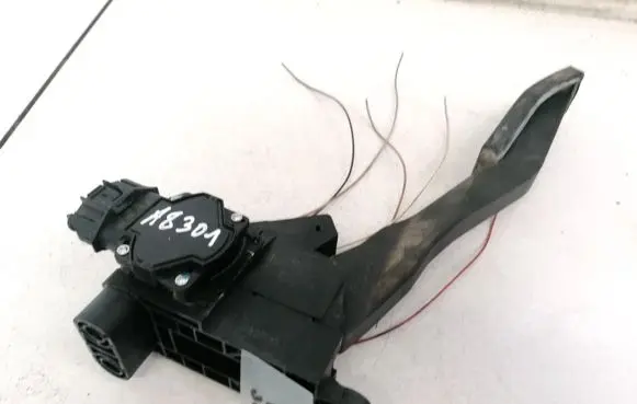 Opel Zafira A Accelerator throttle pedal 90581208 08100415