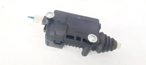 Opel Astra H Central locking motor 13208157