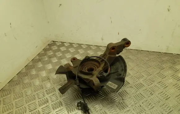 Hyundai ix20 Front wheel hub