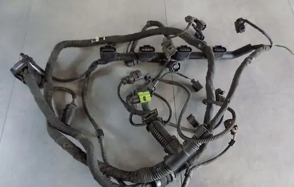 Volkswagen PASSAT B7 Engine installation wiring loom