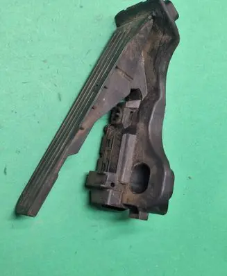 Volkswagen Golf V Accelerator throttle pedal 1K1721503P