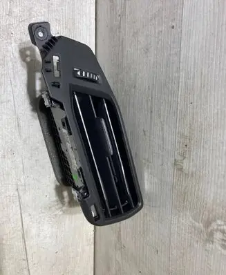 Ford Focus Dash center air vent grill jx7b19b63cj