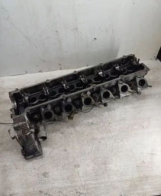 BMW 5 E34 Engine head 2247054
