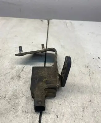 Mercedes-Benz E W211 Air suspension front height level sensor A0105427717 21704