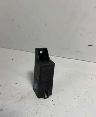 Volvo V60 Glow plug pre-heat relay 31342686 0281003047