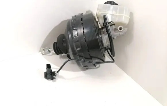 BMW 1 E81 E87 Brake booster 29677592901