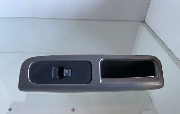 Volvo V50 Electric window control switch 8679669 BSW464