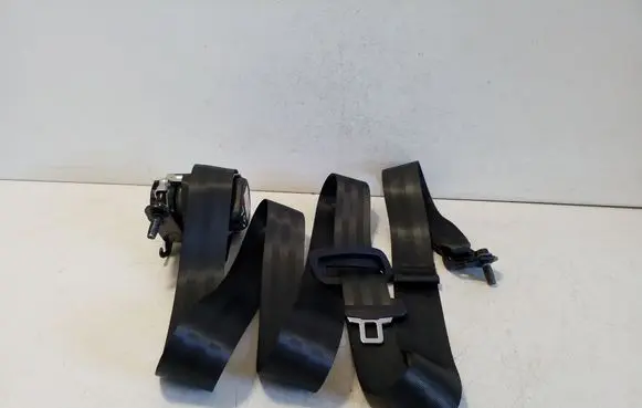 Rear seatbelt