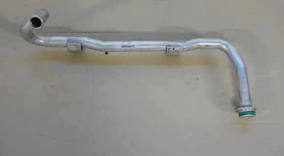 Volkswagen Touareg II Engine coolant pipe/hose 079121065BT