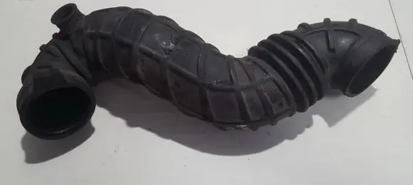 Air intake hose/pipe