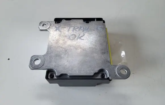 Nissan X-Trail T32 Airbag control unit/module 988204BF0A