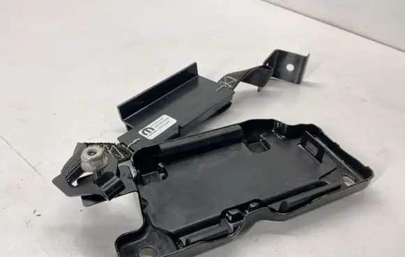 Jeep Grand Cherokee Battery tray 68263019AB 68249908AB 96239E
