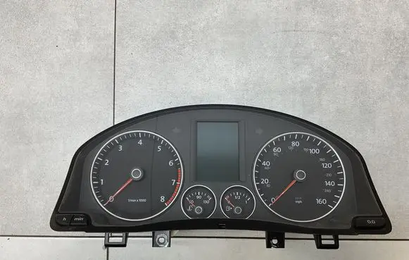 Volkswagen Scirocco Speedometer (instrument cluster) 1K8920970F